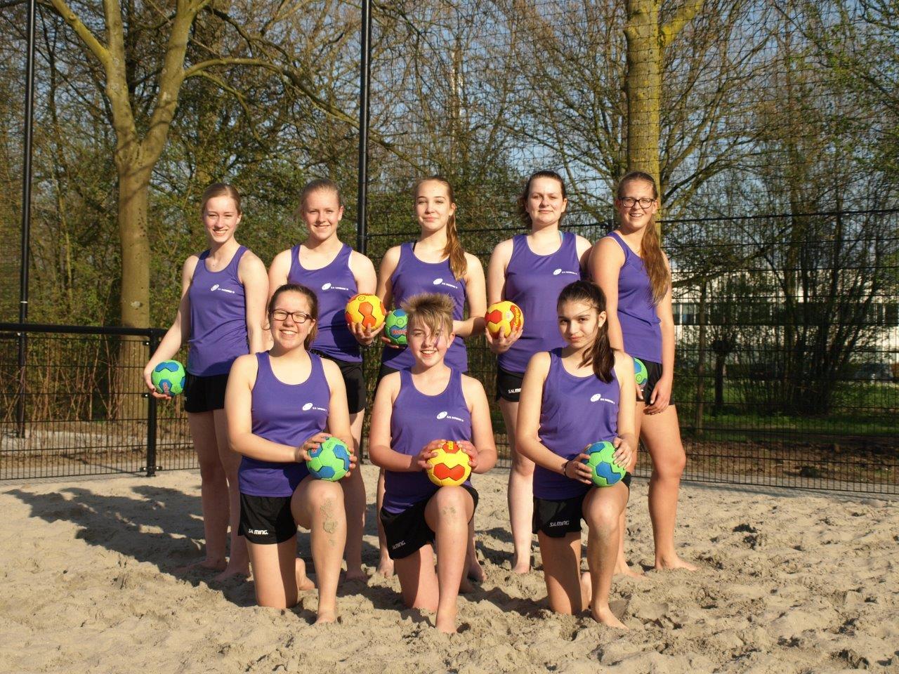 Beachhandbal bij Saturnus 72
